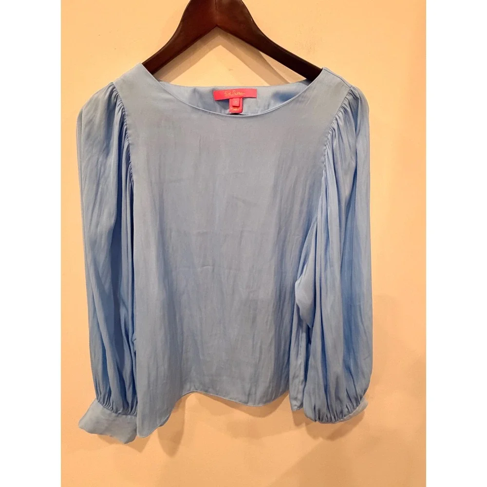 Lilly Pulitzer Light Blue Satin Puff Sleeve Blouse Gold Button Cuffs Small‎